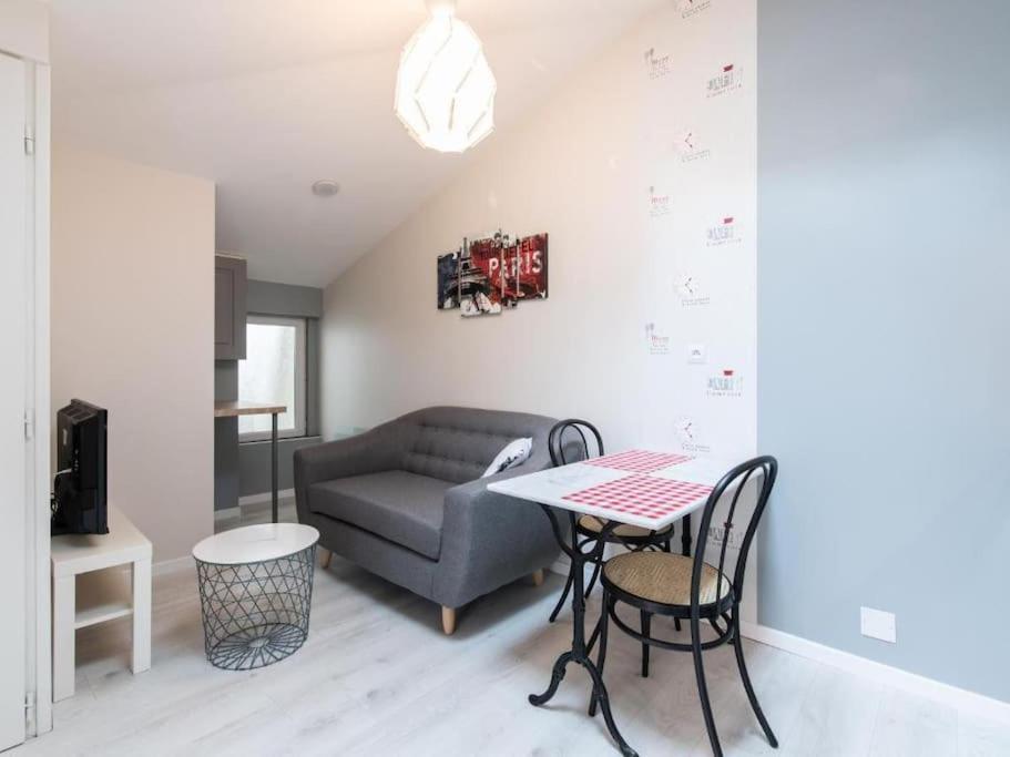 Le Paris Eiffel - Appartement Cosy En Plein Centre Bourgoin-Jallieu Exterior foto